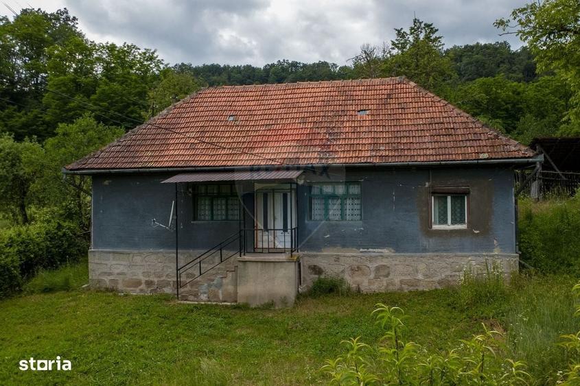 Casă cu 4 camere în Central
