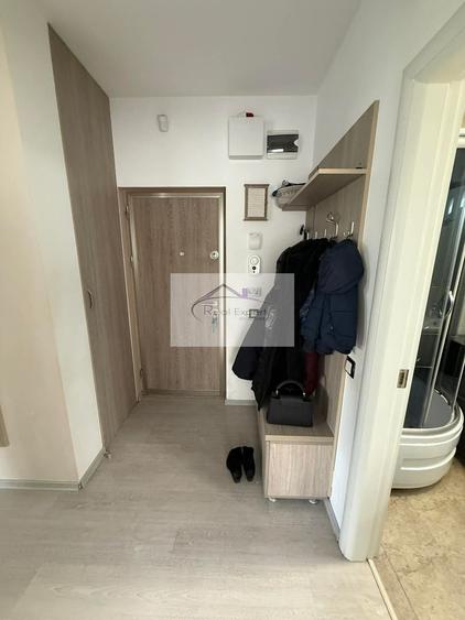 Apartament cu 3 camere decomandat în Europa
