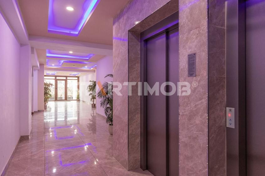 Apartament cu 3 camere decomandat, mobilat în Tractorul