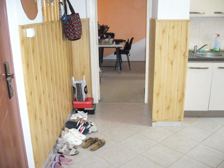 Apartament cu 2 camere decomandat în Cornișa