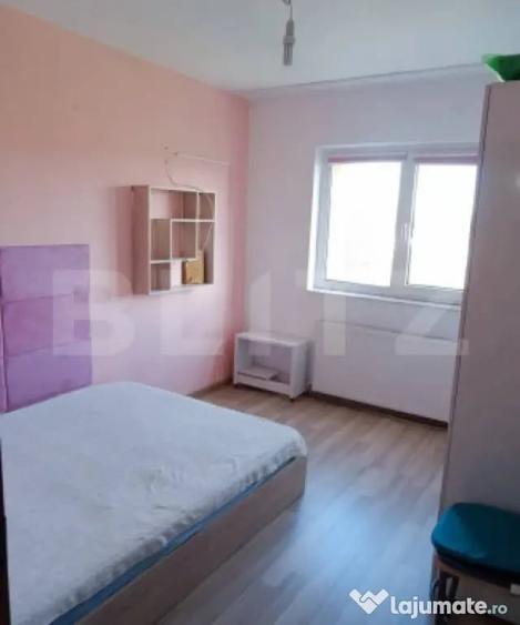 Apartament cu 3 camere decomandat în Florilor
