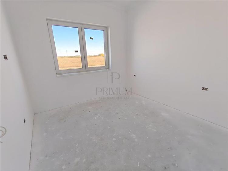 Duplex cu 3 camere cu Canalizare în Moșnița Nouă
