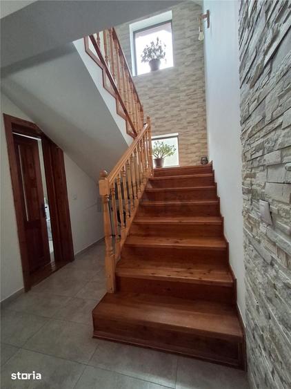 Casă cu 5 camere cu Teren 700 Mp în Central
