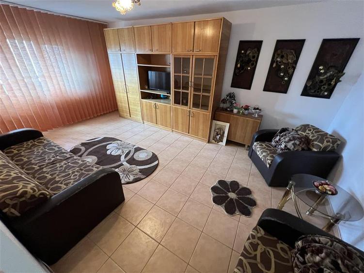 Apartament 3 camere, etaj 3, zona Finante- Km0 - 5