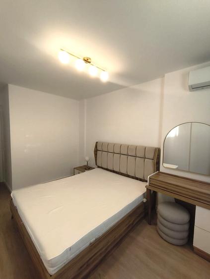 Apartament cu 2 camere semidecomandat în Berceni