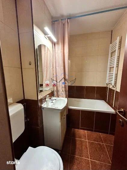 Garsonieră decomandată în Calea București