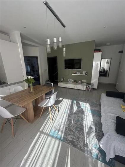 Apartament cu 3 camere decomandat, mobilat în Dumbrăvița