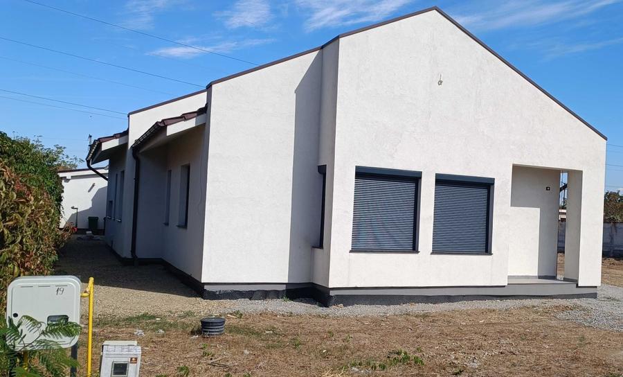 Casă cu 3 camere în Sântandrei
