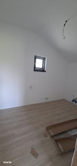 Casă cu 4 camere cu Teren 300 Mp în Holboca