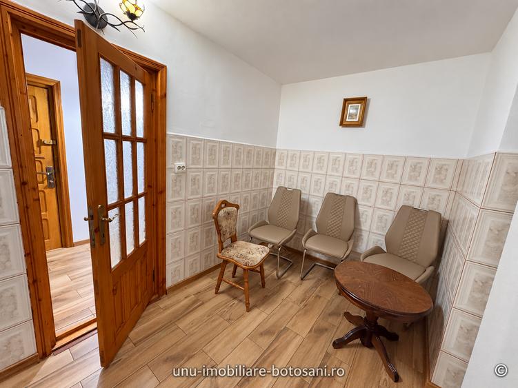Apartament cu 3 camere decomandat în Sud-Vest
