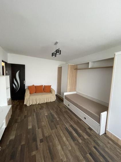 Garsonieră decomandată în Tătărași