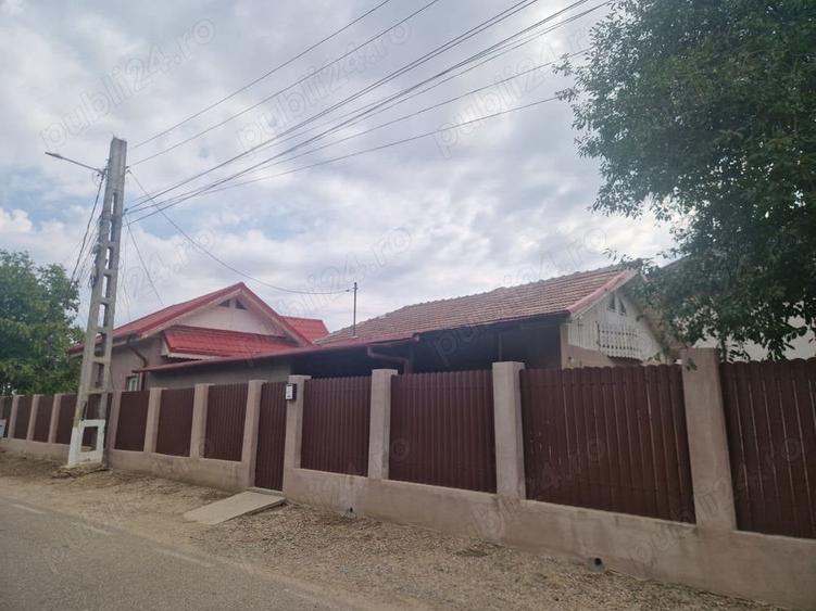 Casă cu 4 camere în Mărăcineni