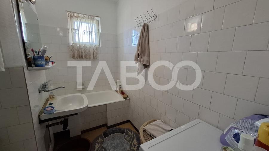 Apartament cu 4 camere semidecomandat, mobilat în Turnișor