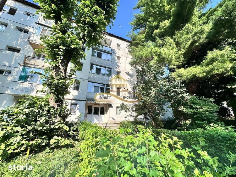 Apartament cu 2 camere semidecomandat în Republicii