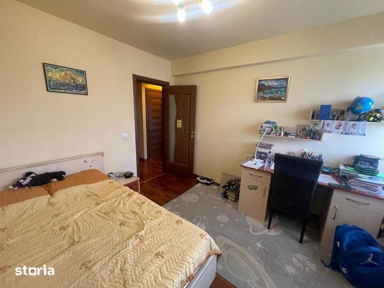Apartament cu 4 camere decomandat în Central
