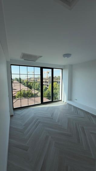 Apartament cu 3 camere semidecomandat în Iancu Nicolae