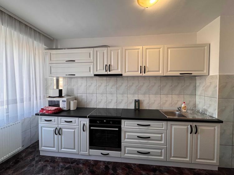 Apartament 3 camere, mobilat/utilat, zona linistita, str. Nufarului - 390 - 2