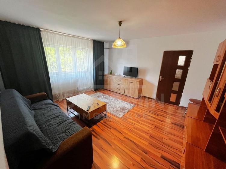 Apartament cu 3 camere decomandat în Titulescu