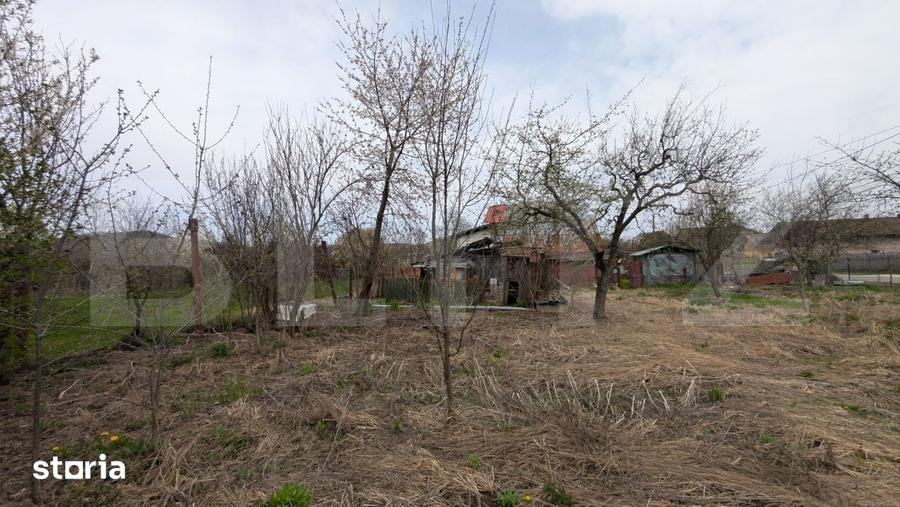 Casă cu 4 camere cu Teren 1100 Mp în Tătărani