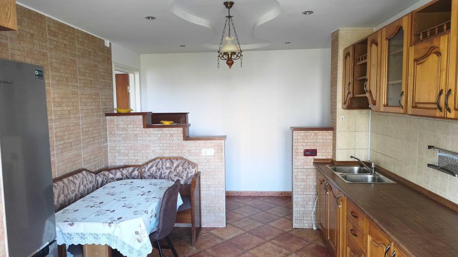 Apartament cu 3 camere semidecomandat în Ultracentral