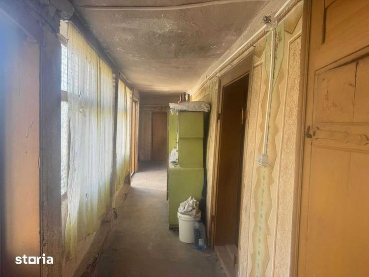 Casă cu 4 camere cu Teren 1536 Mp în Variaș