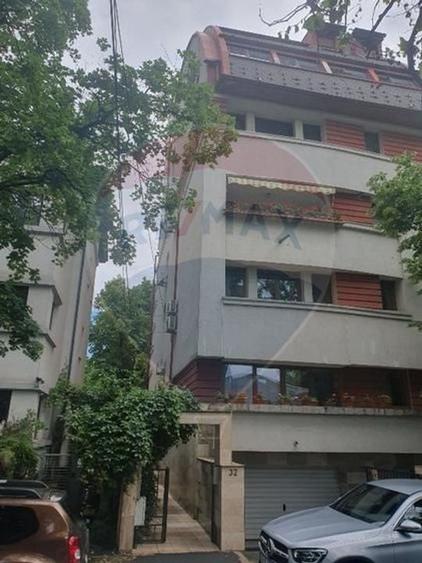 Apartament cu 3 camere decomandat, mobilat în Primăverii