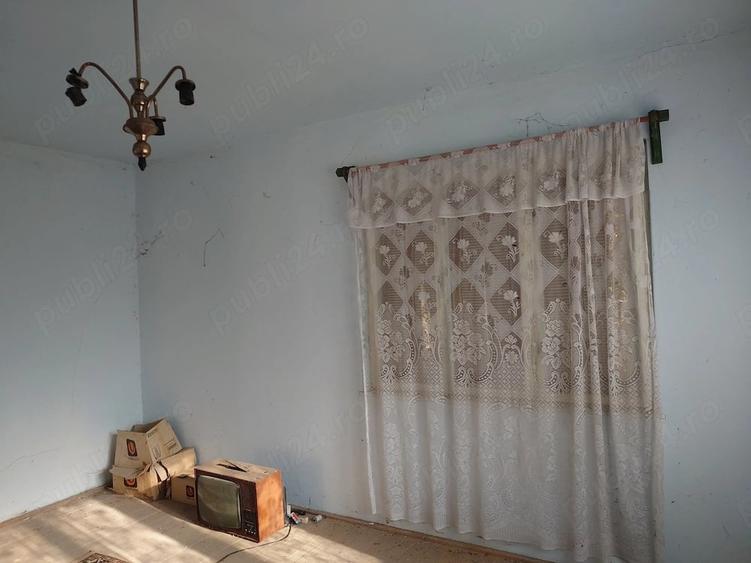 Casă cu 3 camere cu Teren 2850 Mp în Gârbova
