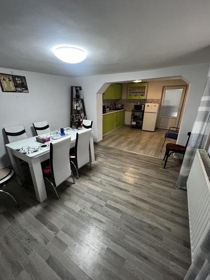 Casă cu 4 camere în Central