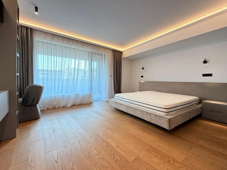 Apartament cu 3 camere decomandat, mobilat în Băneasa