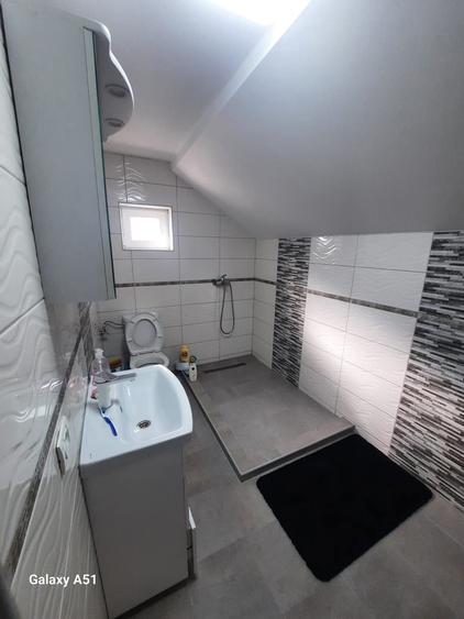 Casă cu 4 camere în Central