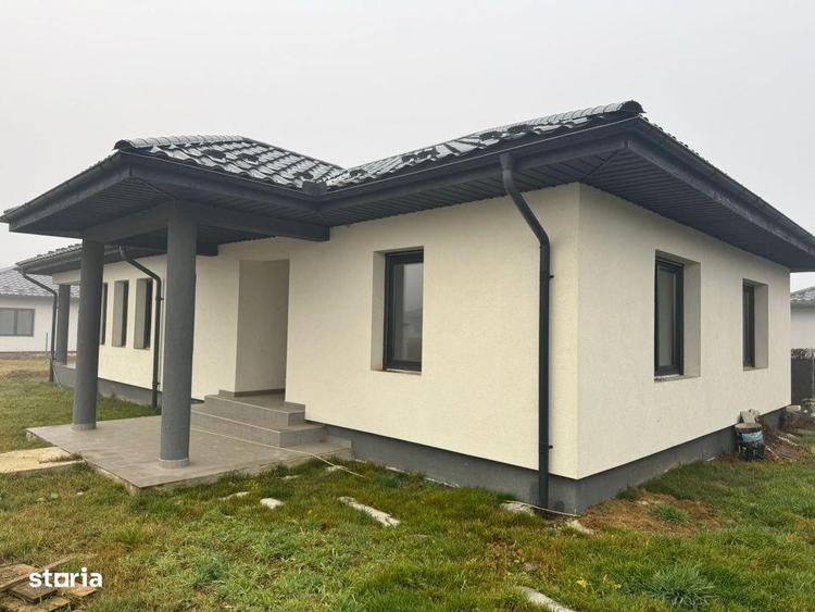 Casa individuala de vanzare 131 mp construiti, teren 6 ari - 16