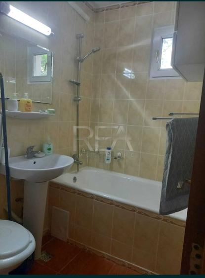 Apartament cu 4 camere semidecomandat, mobilat în Drumul Taberei