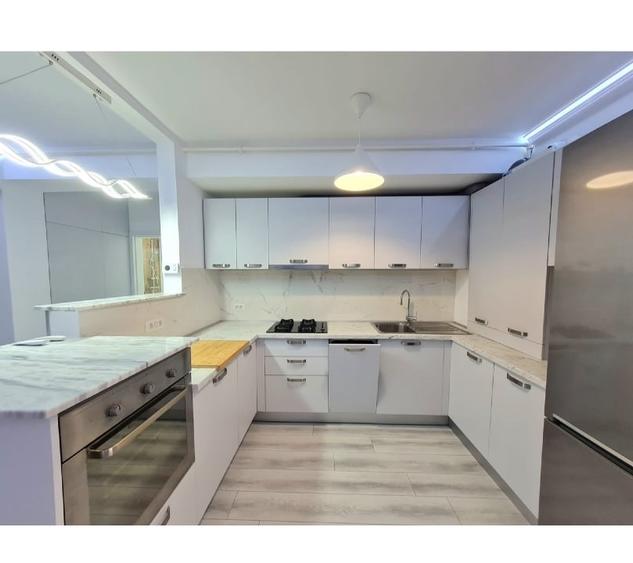 Apartament cu 2 camere decomandat, mobilat în Europa