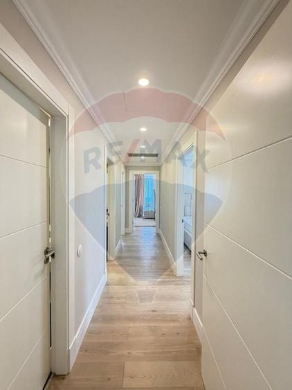 Apartament cu 4 camere decomandat, mobilat în Iancu Nicolae