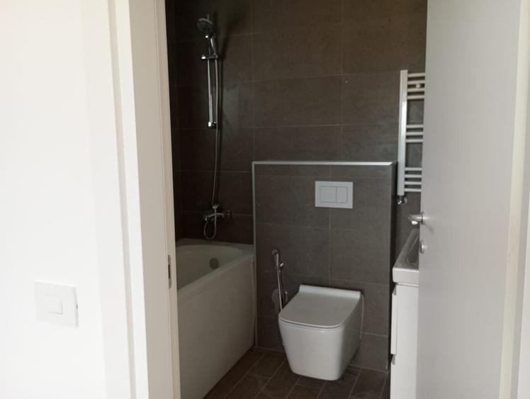 Casă individuală cu 4 camere cu Canalizare în Balotești