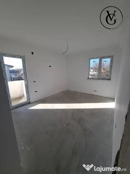Casă cu 5 camere cu Teren 240 Mp în Valu lui Traian