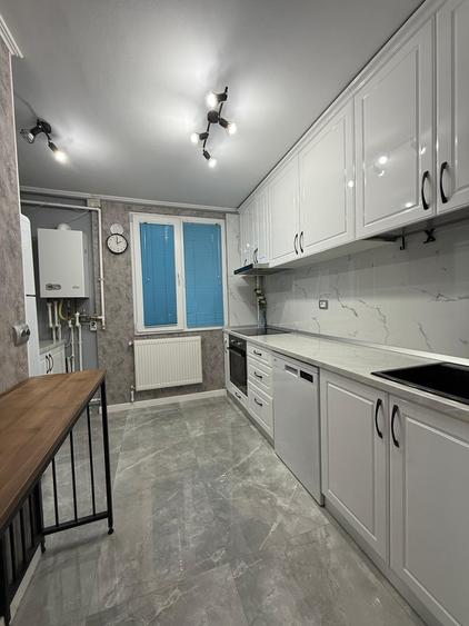 Apartament cu 3 camere decomandat în Prelungirea Ghencea