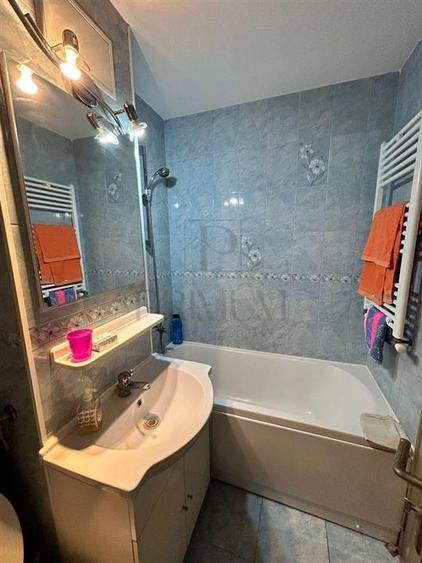 Apartament cu 2 camere decomandat, mobilat în Dâmbovița