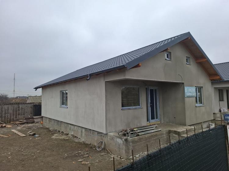 Casă cu 3 camere în Agigea