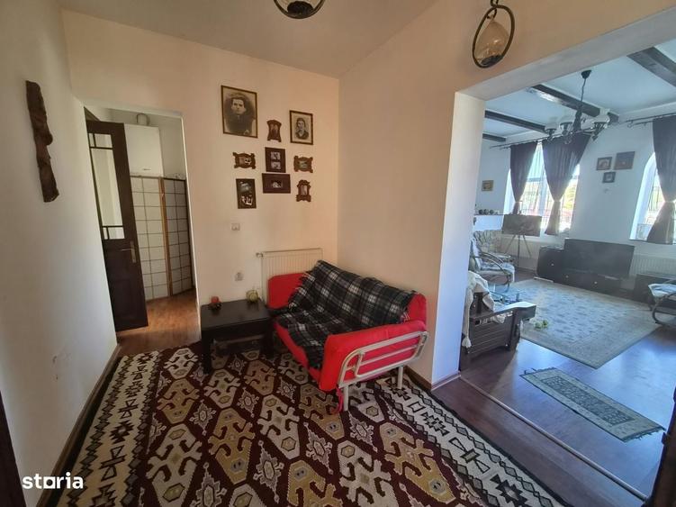 Casă cu 3 camere cu Teren 2308 Mp în Domnești