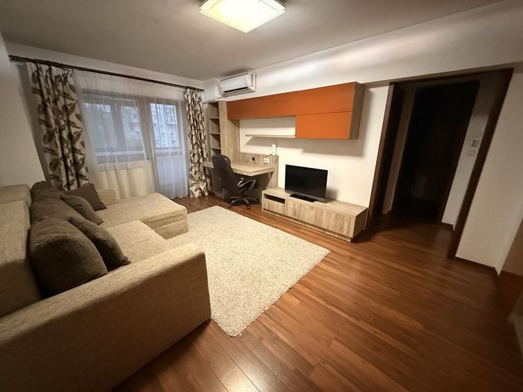 Apartament cu 2 camere semidecomandat în Eroii Revoluției