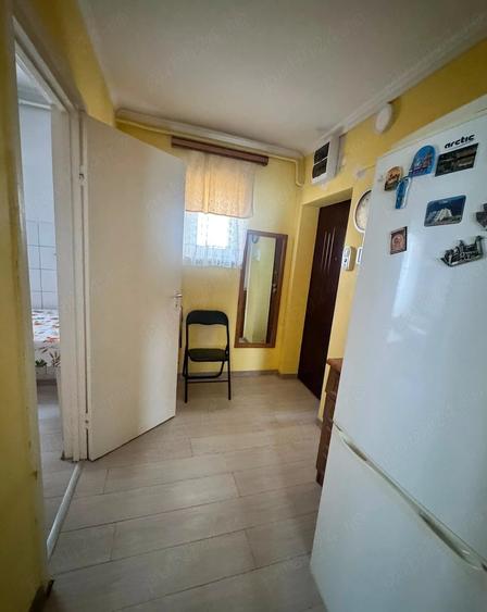 Apartament cu 2 camere semidecomandat în Traian