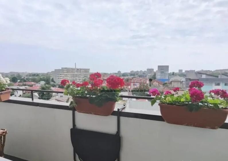 Apartament cu 3 camere decomandat în Eroii Revoluției