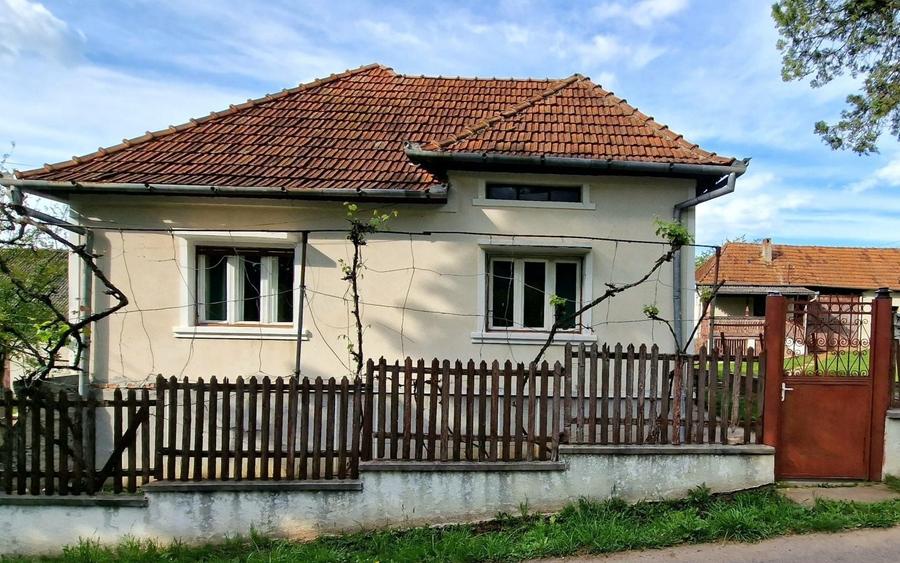 Casă cu 3 camere în Bălnaca