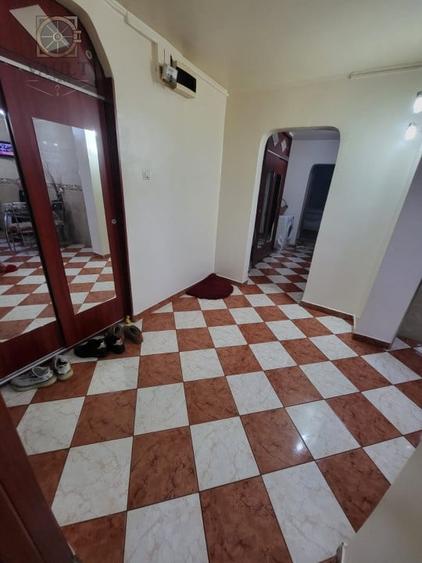 Apartament cu 3 camere decomandat, mobilat în Rahova