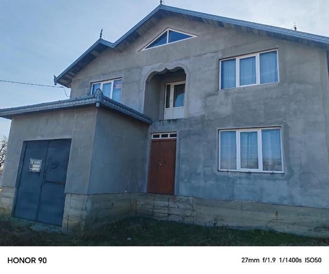 Casă individuală cu 5 camere cu Teren 1800 Mp în Seliștea