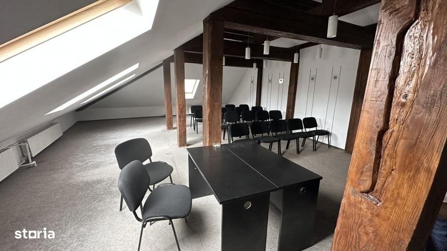 Apartament cu 4 camere în Central