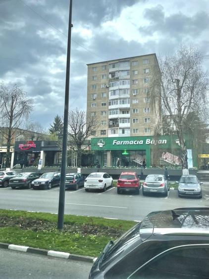 Apartament cu 4 camere decomandat în Ostroveni