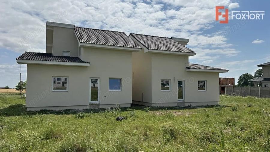 Casă cu 4 camere cu Teren 372 Mp în Sânandrei