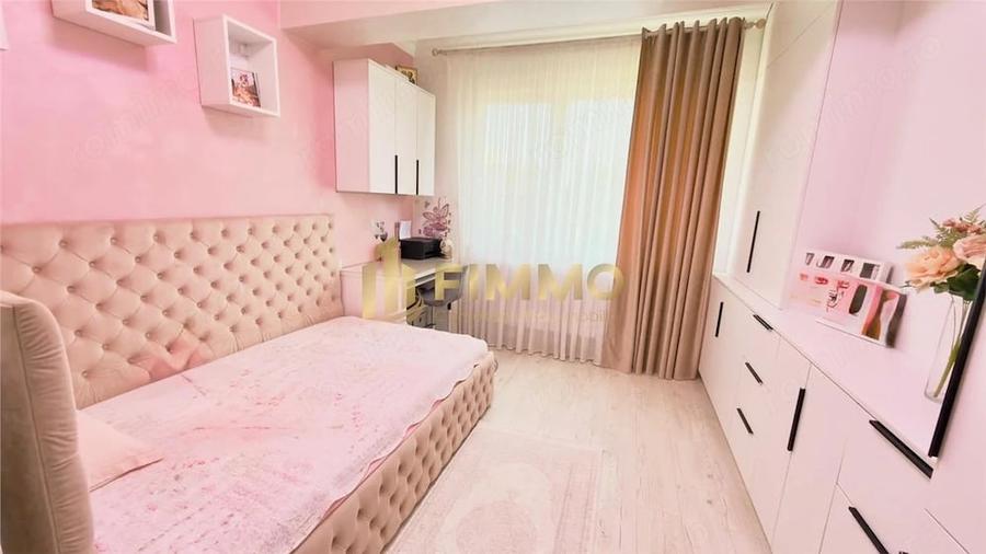 Apartament cu 3 camere semidecomandat în Obcini